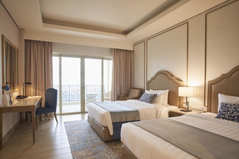 http://www.booking.com/Share-H5tBqI